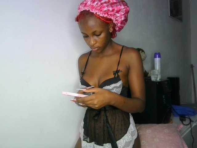 JoziBaddiee live cam on BongaCams