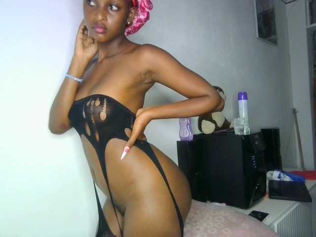 JoziBaddiee live cam on BongaCams
