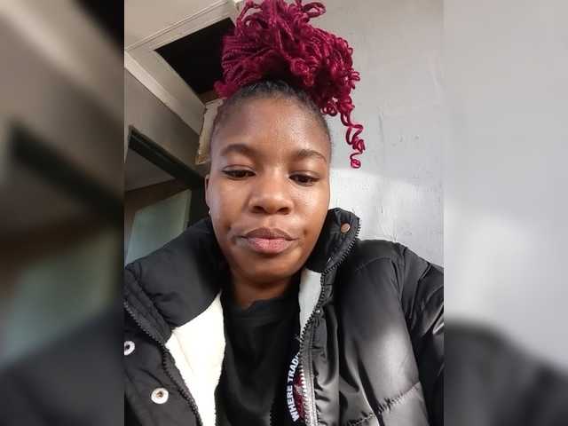 JoziBaddiee live cam on BongaCams