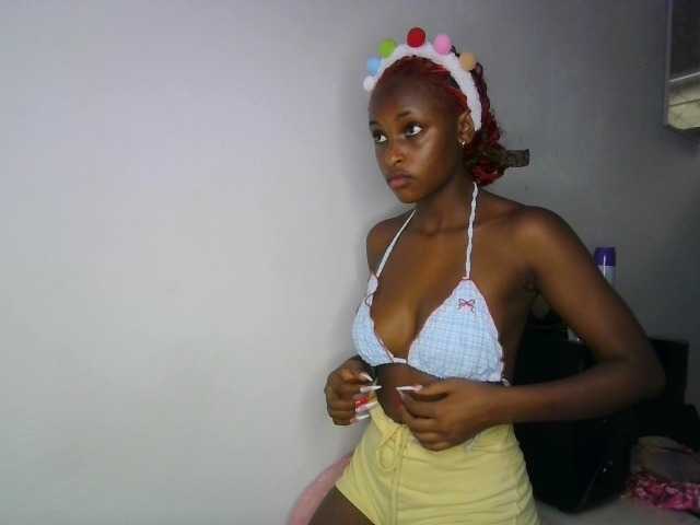 JoziBaddiee live cam on BongaCams
