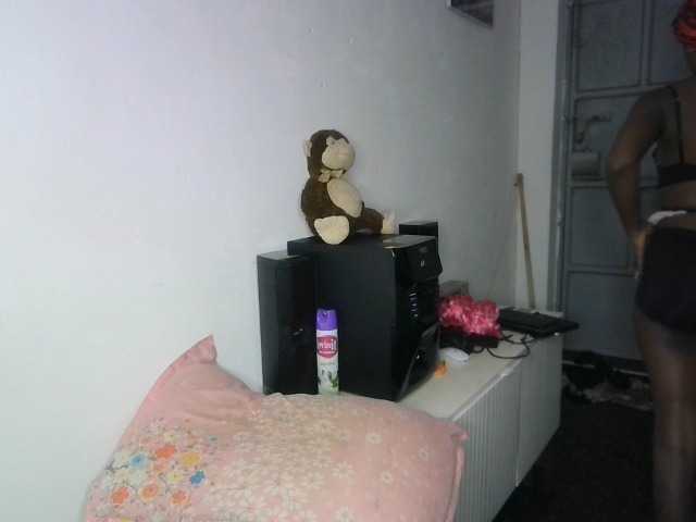 JoziBaddiee live cam preview