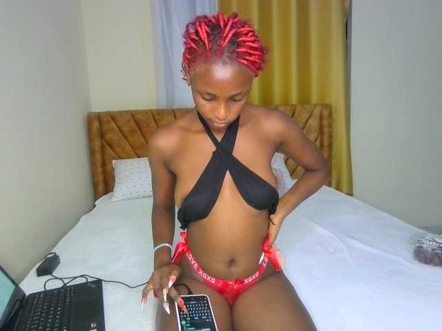 JoziBaddiee live cam on BongaCams