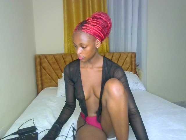 JoziBaddiee live cam on BongaCams
