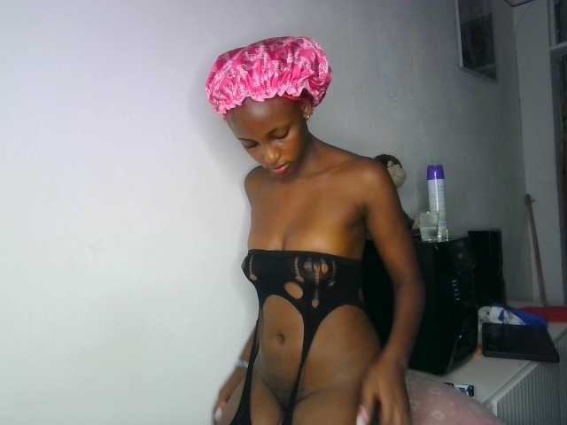 JoziBaddiee live cam on BongaCams