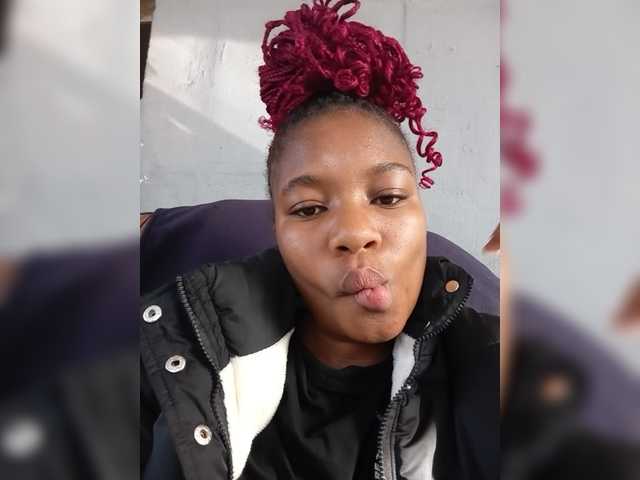 JoziBaddiee live cam on BongaCams