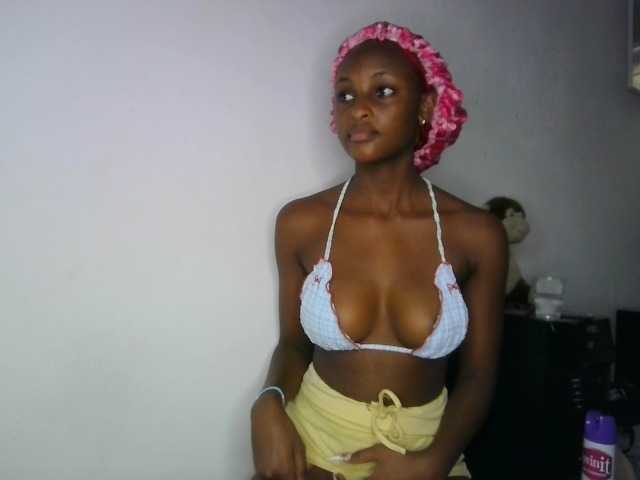 JoziBaddiee live cam on BongaCams