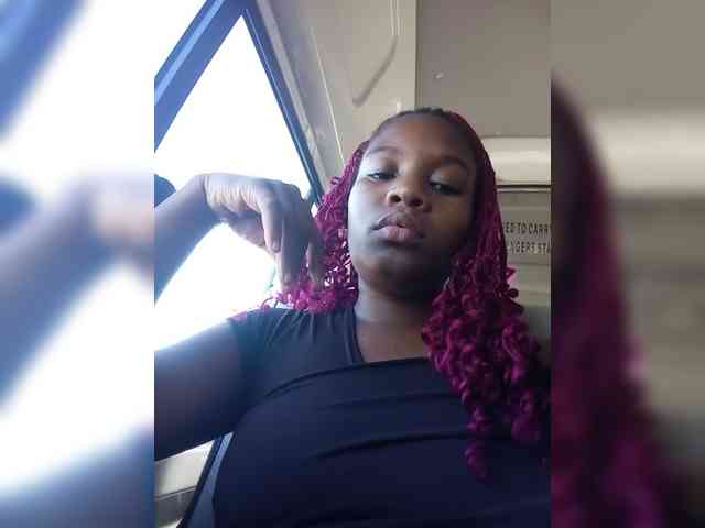 JoziBaddiee webcam