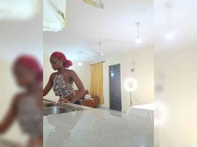 JoziBaddiee webcam