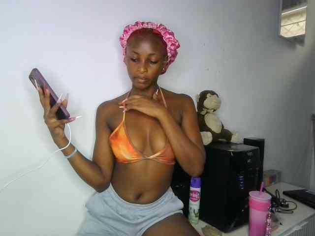 JoziBaddiee webcam