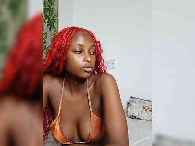 JoziBaddiee webcam