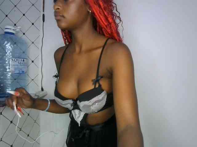 JoziBaddiee webcam