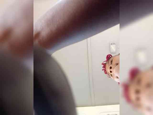 JoziBaddiee webcam