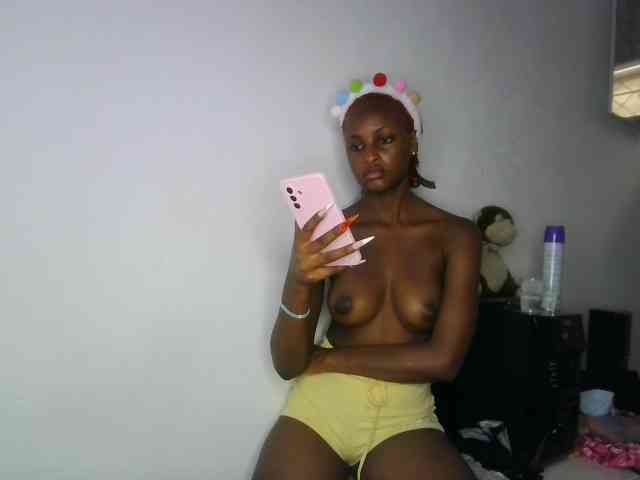 JoziBaddiee webcam
