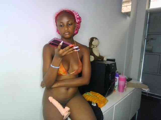 JoziBaddiee webcam