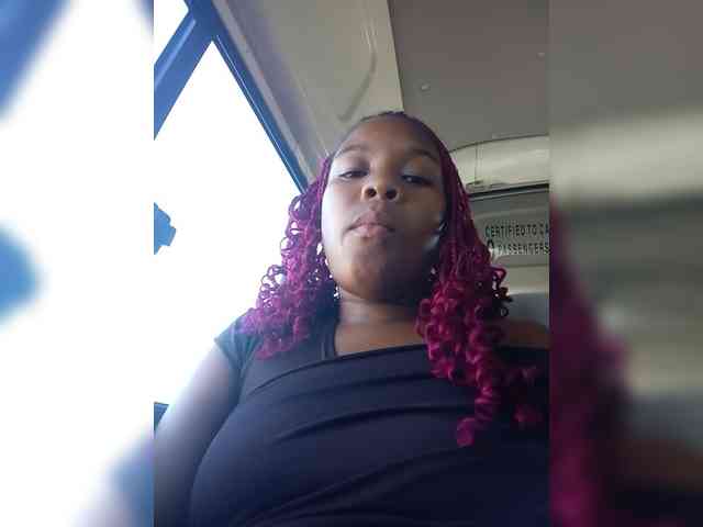 JoziBaddiee webcam