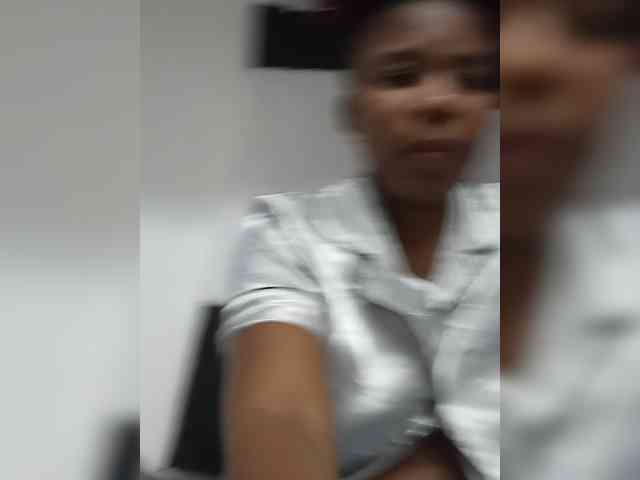 JoziBaddiee webcam