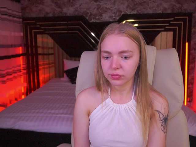 EmilySunShine live cam on BongaCams