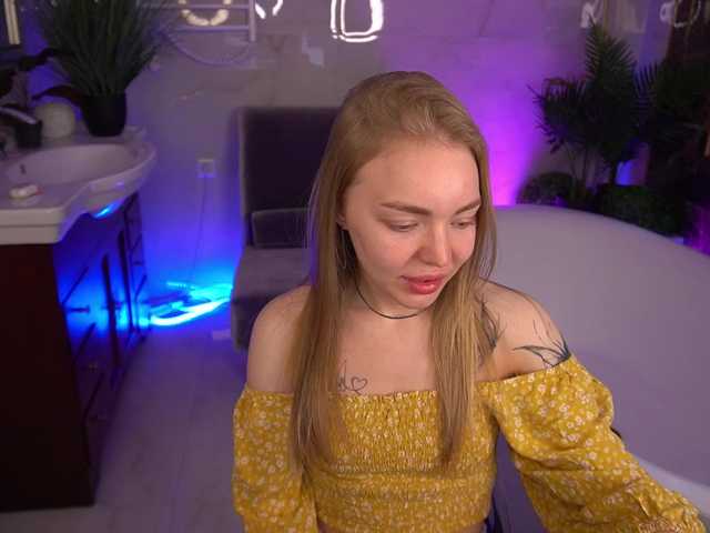 EmilySunShine live cam on BongaCams
