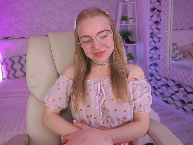 EmilySunShine live cam on BongaCams