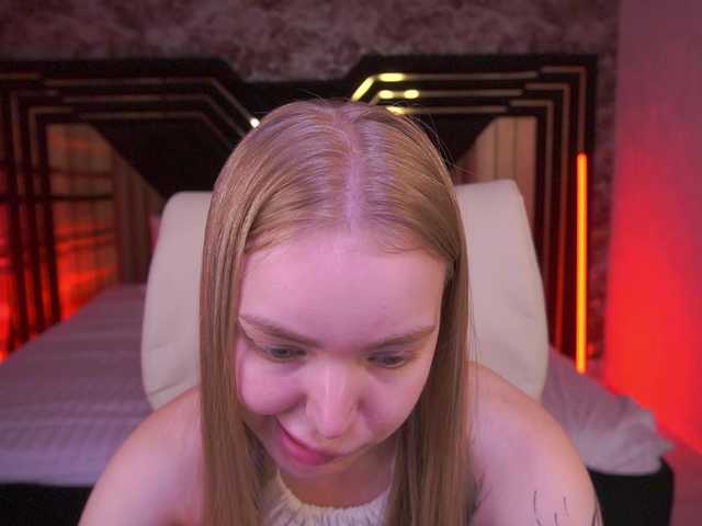 EmilySunShine live cam on BongaCams