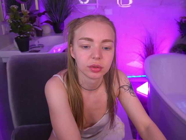 EmilySunShine live cam