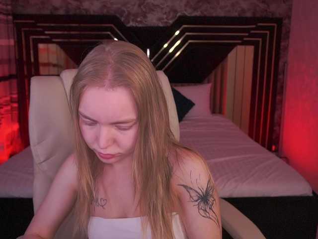 EmilySunShine live cam on BongaCams