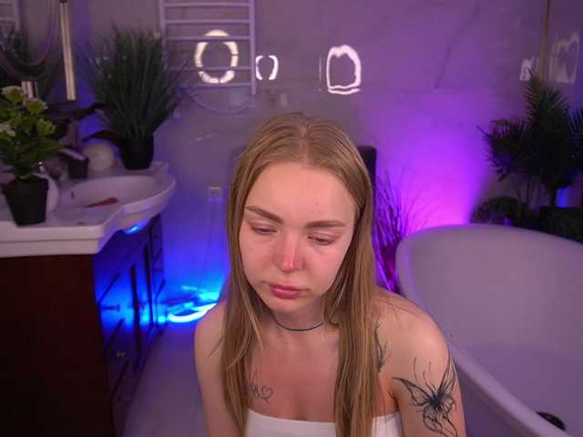 EmilySunShine live cam on BongaCams