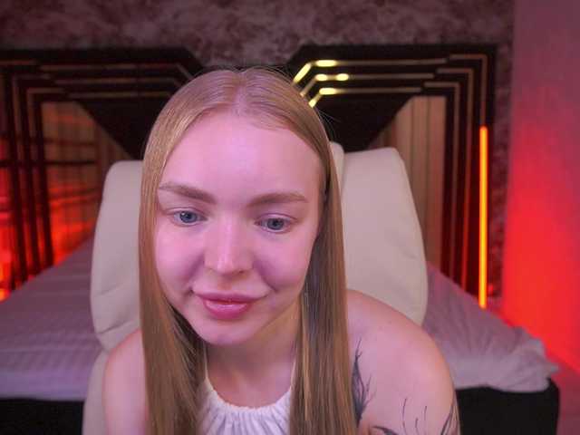 EmilySunShine live cam on BongaCams