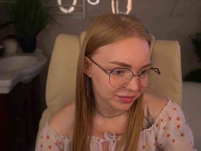 EmilySunShine webcam