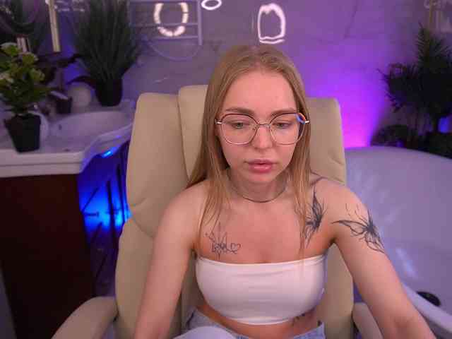 EmilySunShine webcam