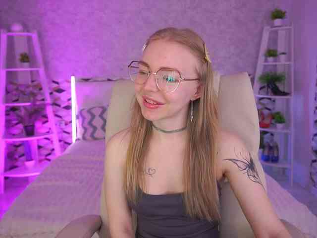 EmilySunShine webcam