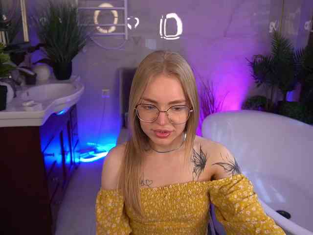 EmilySunShine webcam