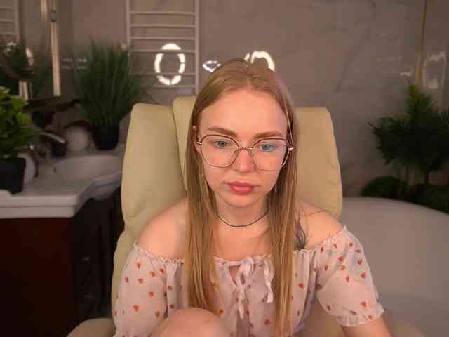 EmilySunShine webcam