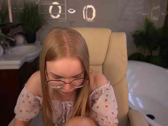 EmilySunShine webcam