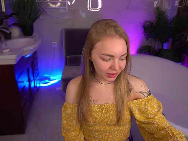 EmilySunShine webcam