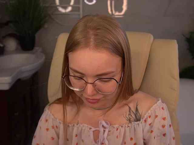 EmilySunShine webcam