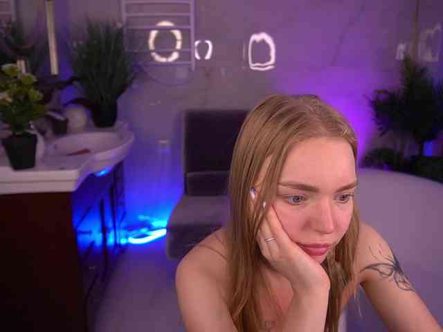 EmilySunShine webcam