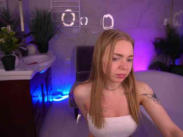 EmilySunShine webcam