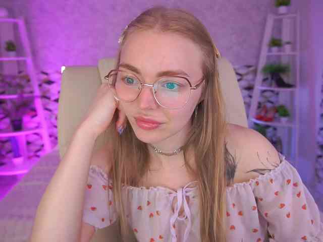 EmilySunShine webcam