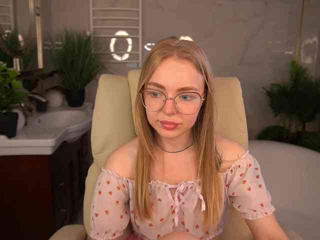 EmilySunShine webcam