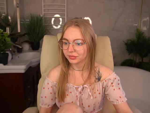 EmilySunShine webcam