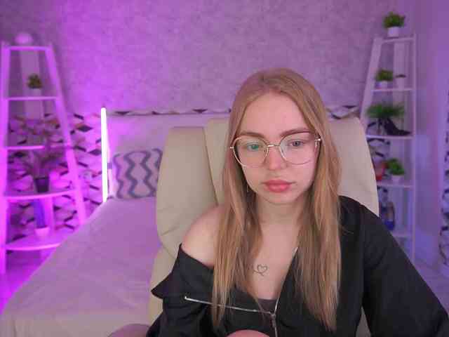 EmilySunShine webcam
