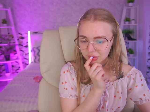 EmilySunShine webcam