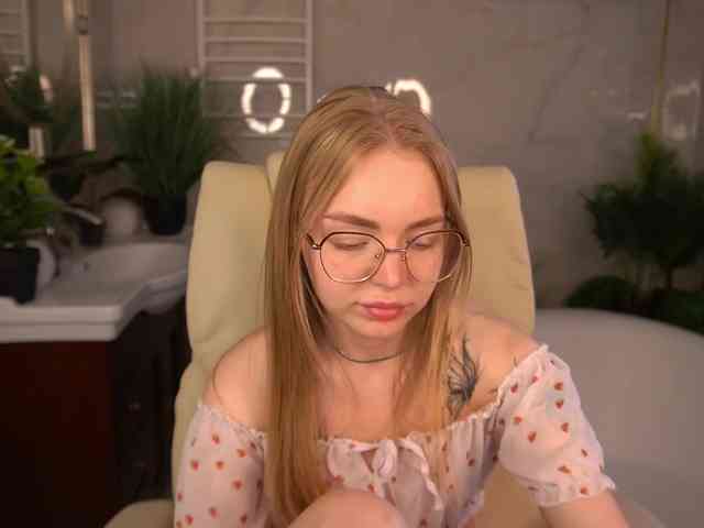 EmilySunShine webcam