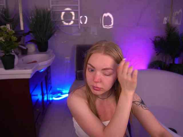 EmilySunShine webcam