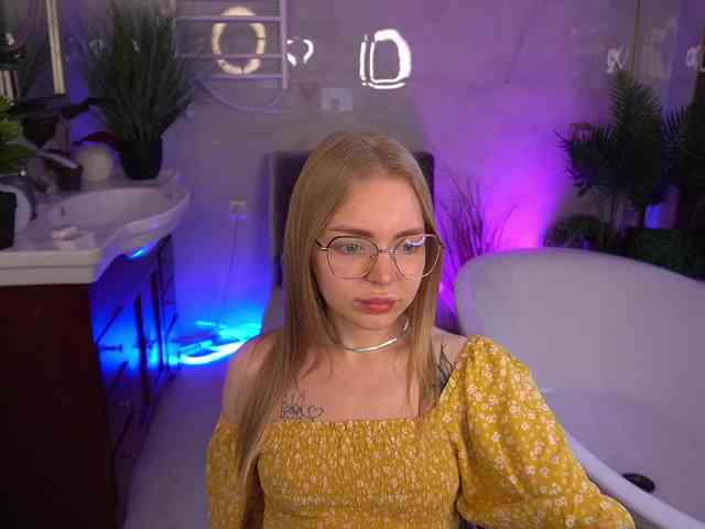 EmilySunShine webcam