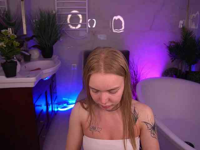 EmilySunShine webcam