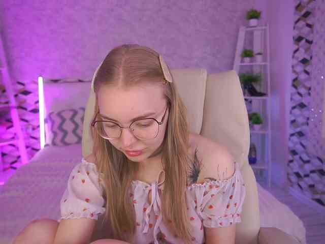 EmilySunShine webcam