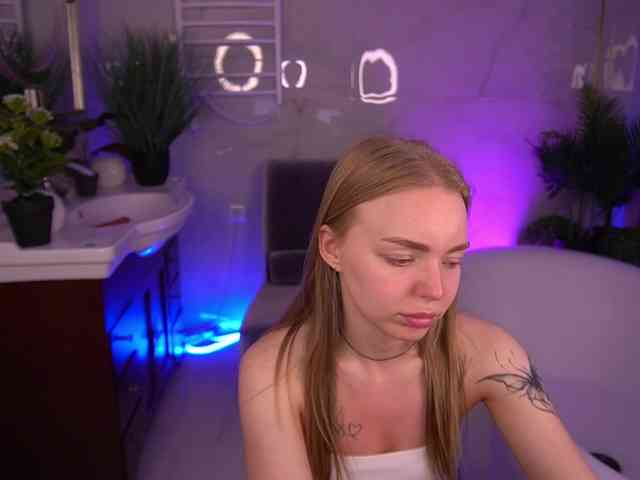 EmilySunShine webcam