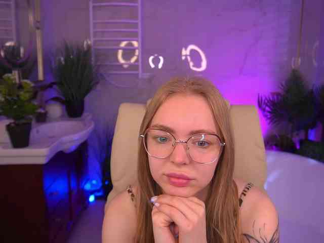 EmilySunShine webcam